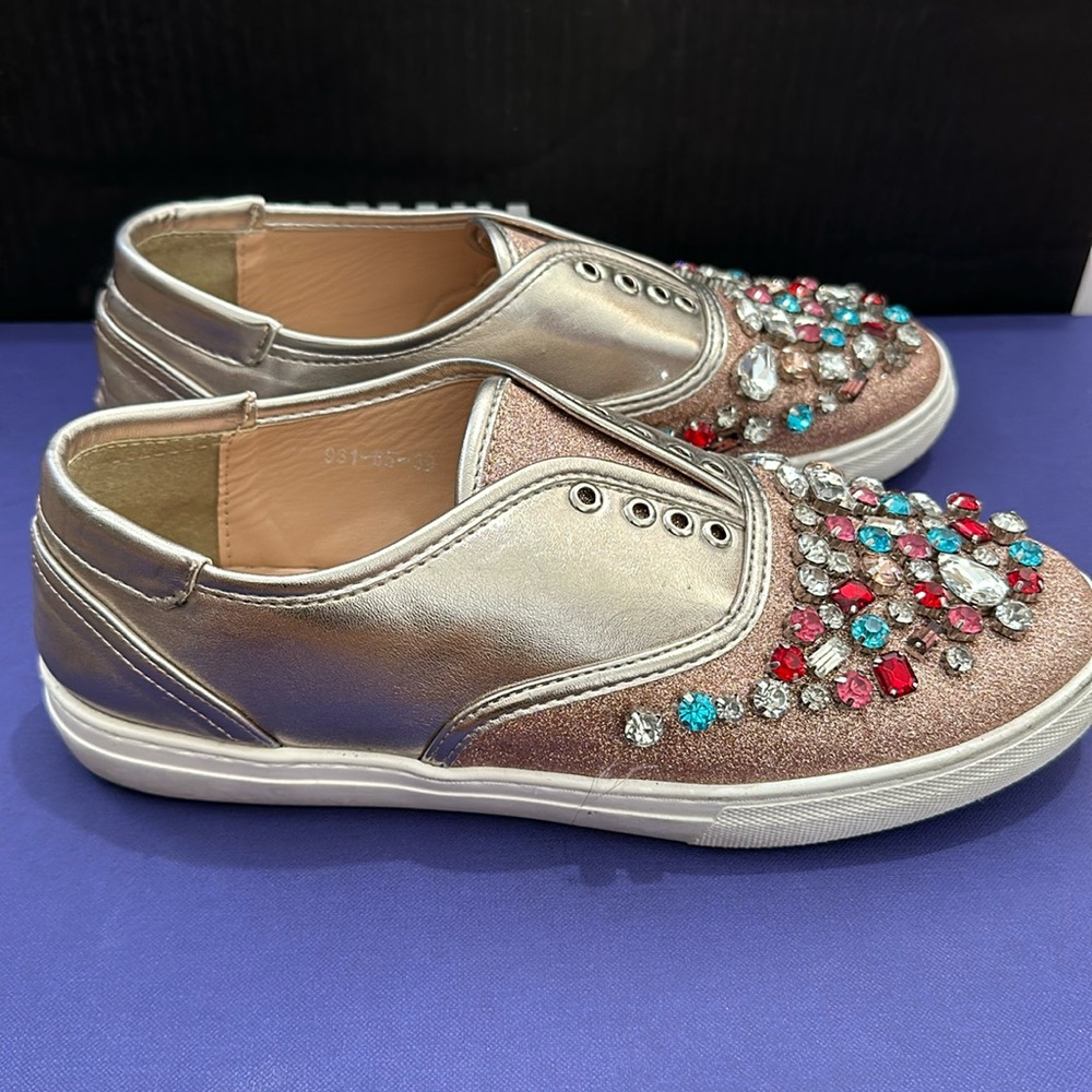 Worn Rhinestone Women’s Shoe Euro 39